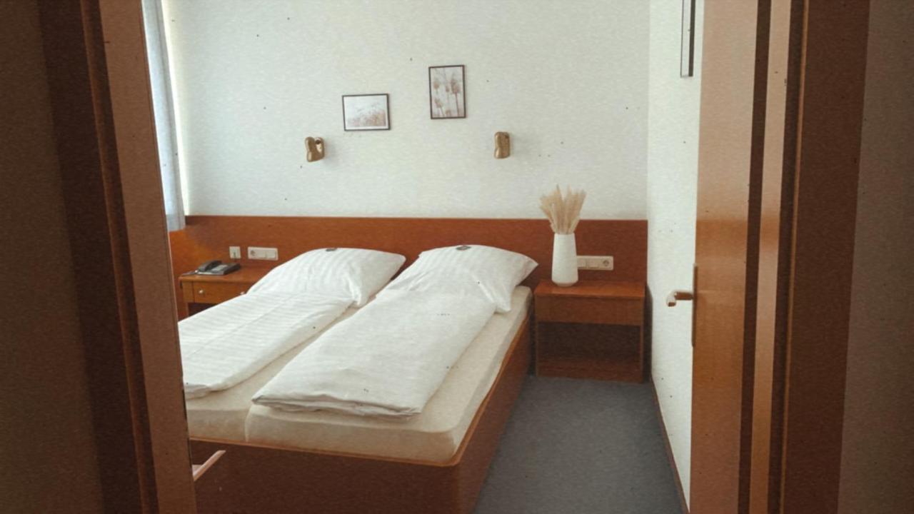 Kirchhain Hotel Zur Sonne מראה חיצוני תמונה