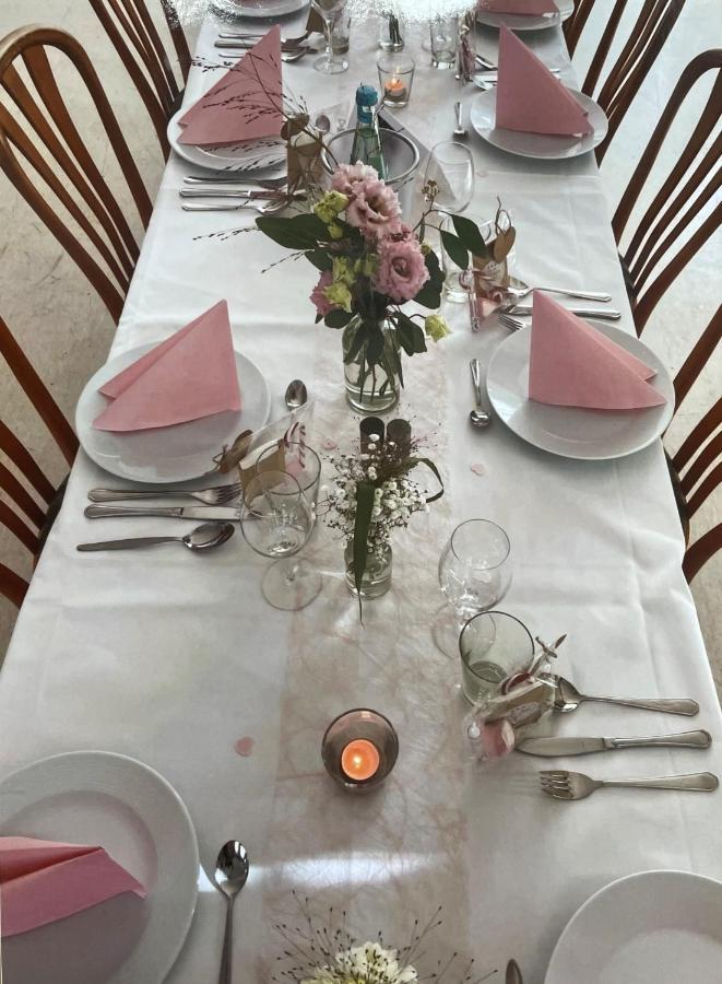 Kirchhain Hotel Zur Sonne מראה חיצוני תמונה